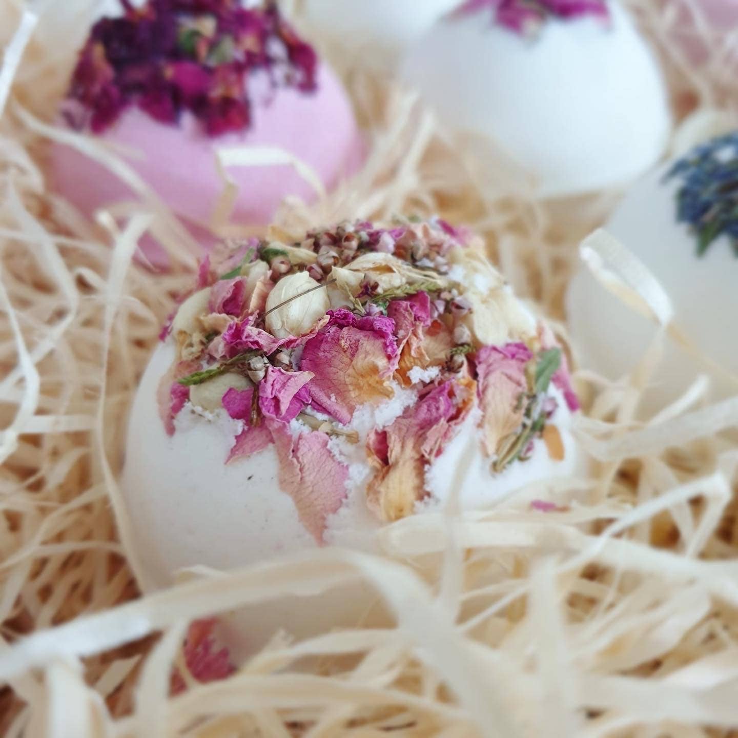 Posy Secret Bath Bomb with hidden message inside